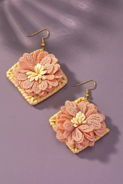 STRAW SQUARE HOOP WITH FABRIC FLOWERS